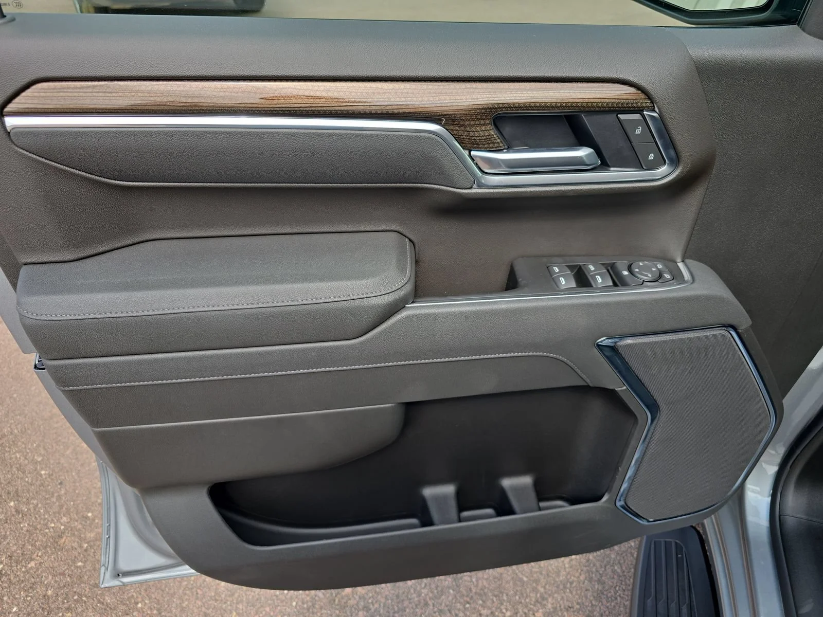 2026 Chevrolet Silverado 1500 LT - Photo 10