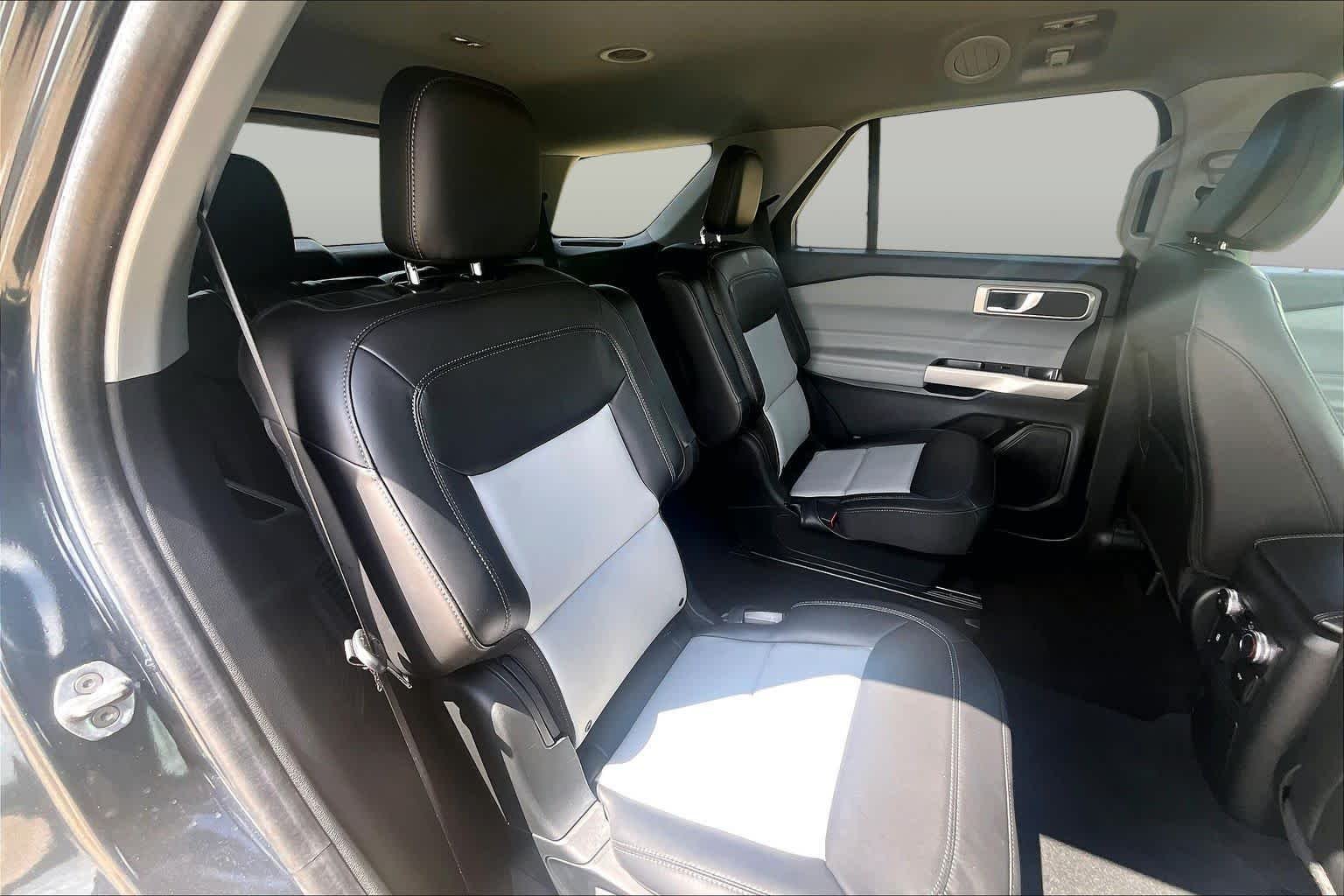 Used 2022 Stone Blue Metallic Ford XLT image 19