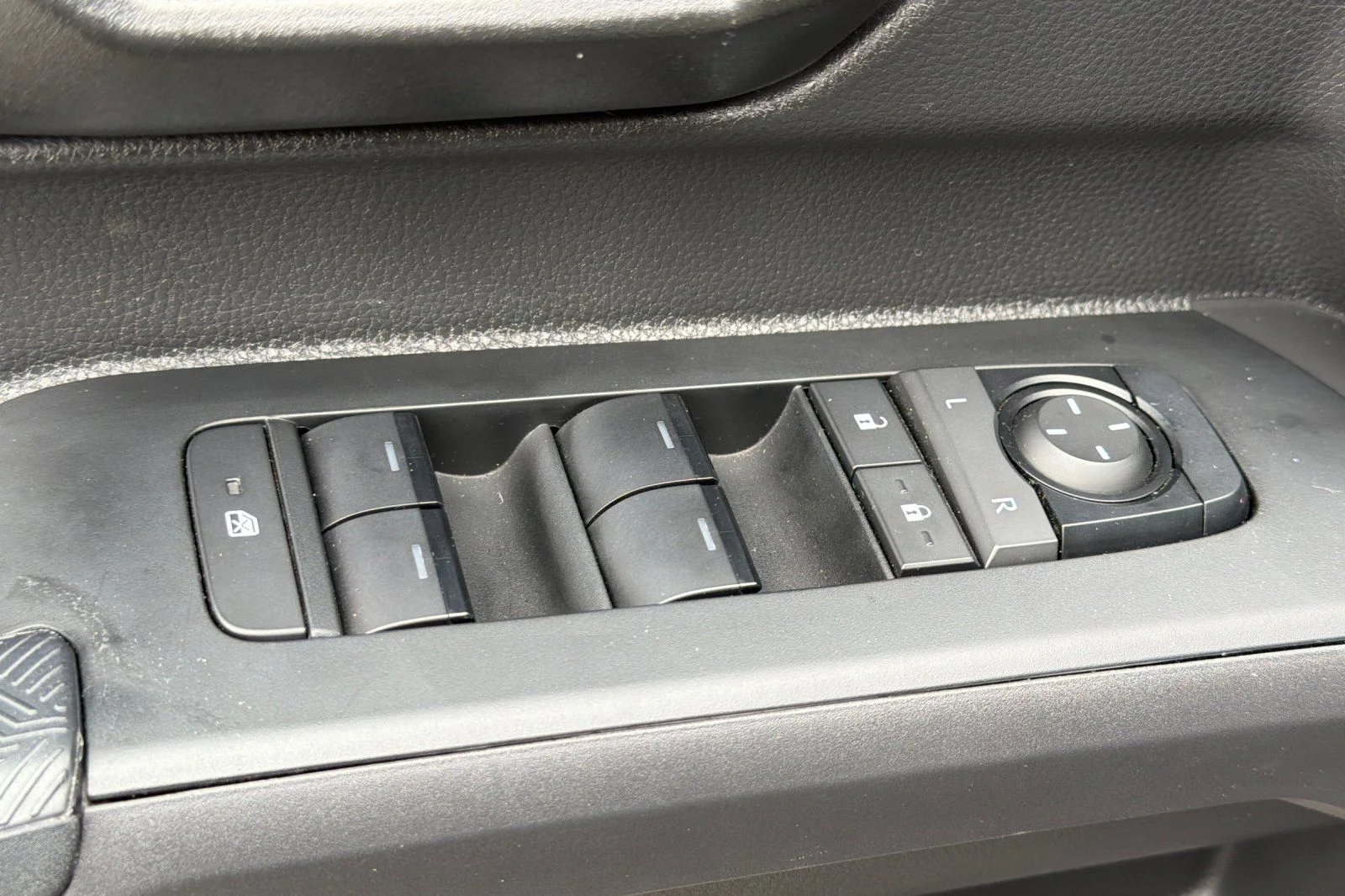 Used 2024  Toyota SR5 image 14