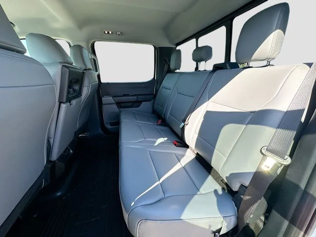 New 2026 Oxford White Ford XL image 16