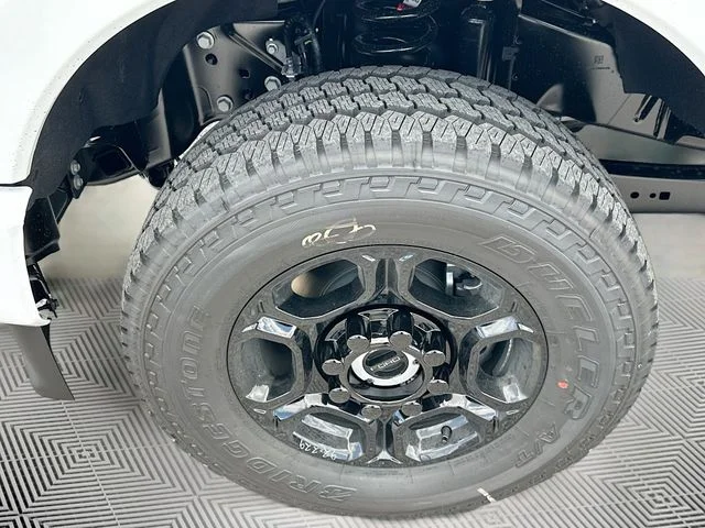 New 2026 Oxford White Ford XL image 18