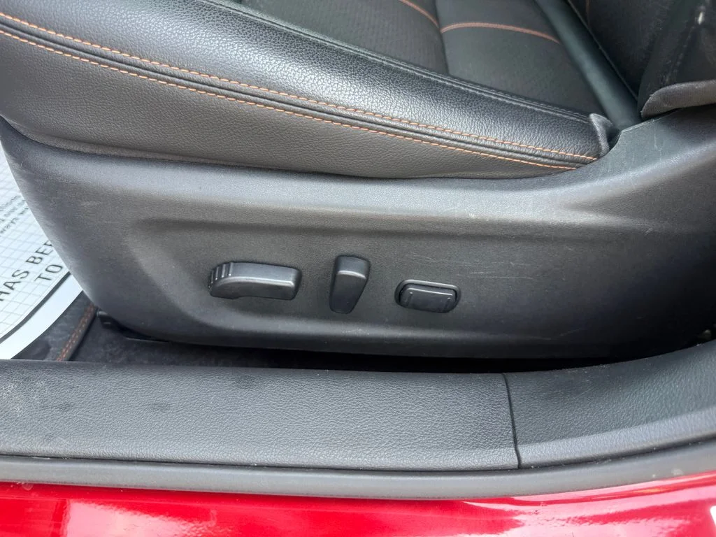 Used 2020 Red Nissan 2.5 SR image 19
