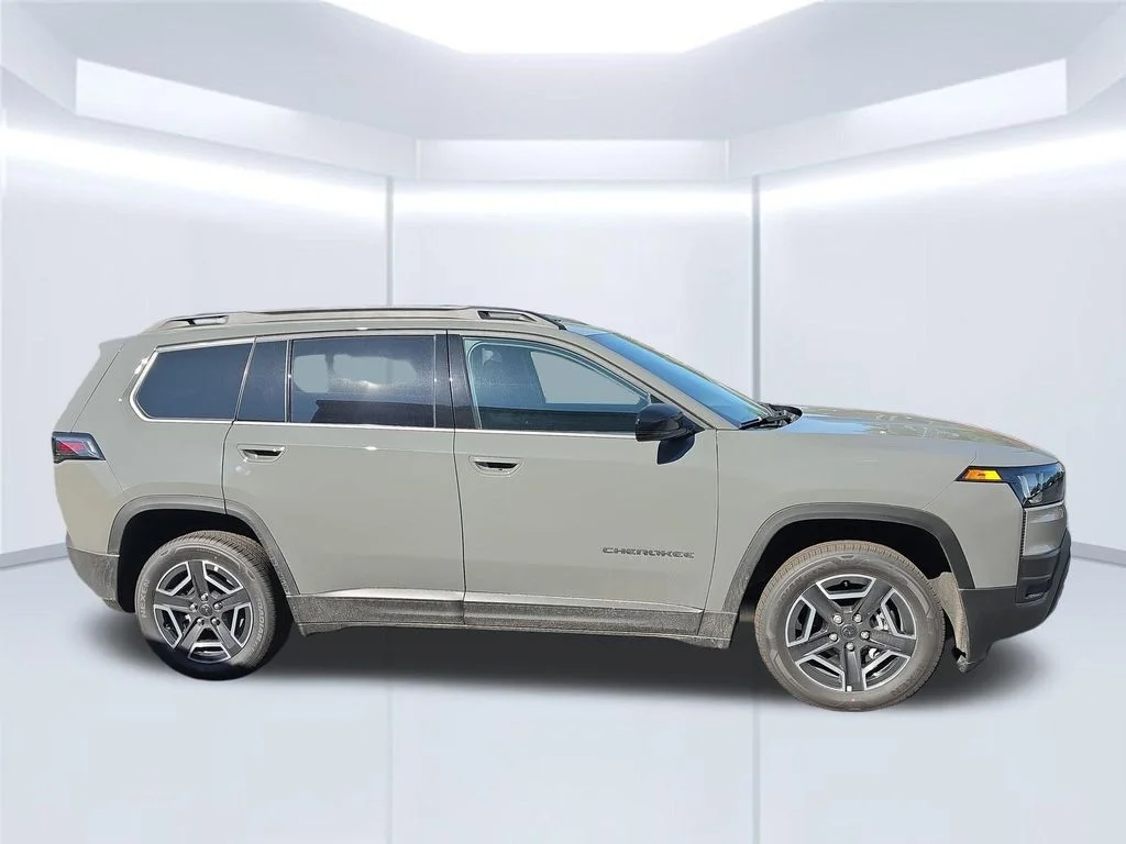 New 2026 Sting-Gray Clear-Coat Exterior Paint Jeep Limited image 7