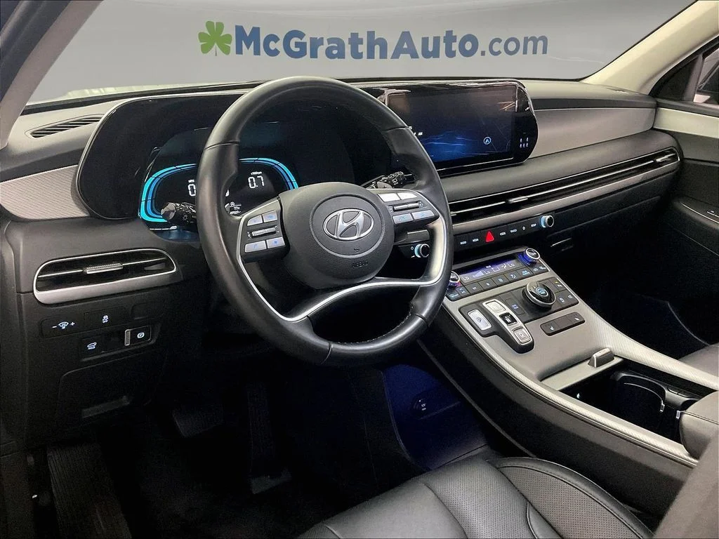 Certified Used 2025 White Hyundai SEL image 17