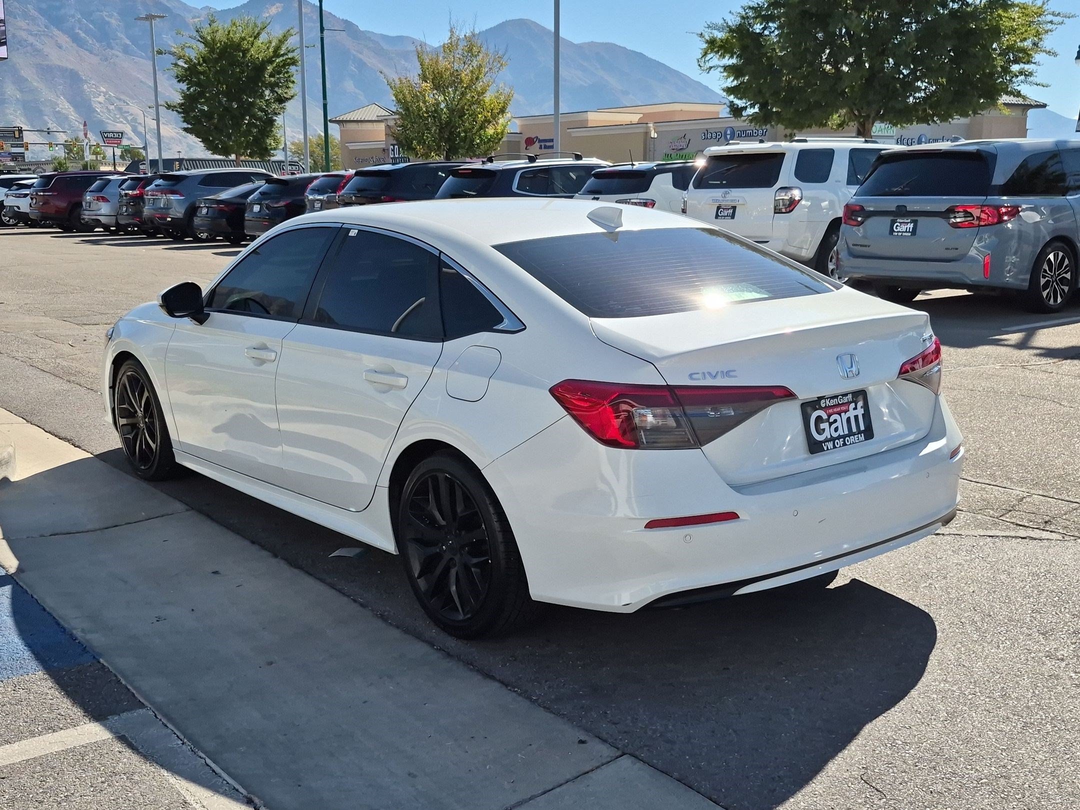 Used 2022 Platinum White Pearl Honda Touring image 5