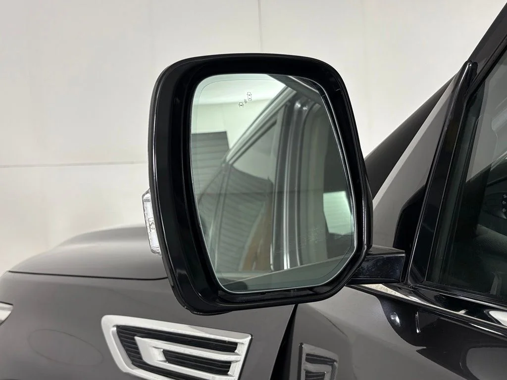 Used 2024 Gray INFINITI LUXE image 13