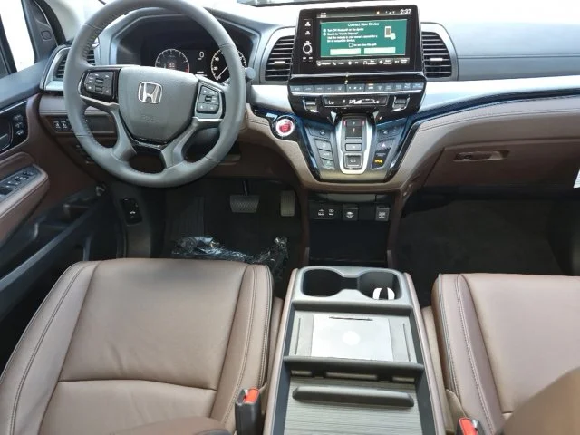New 2027 Platinum White Pearl Honda Touring image 28