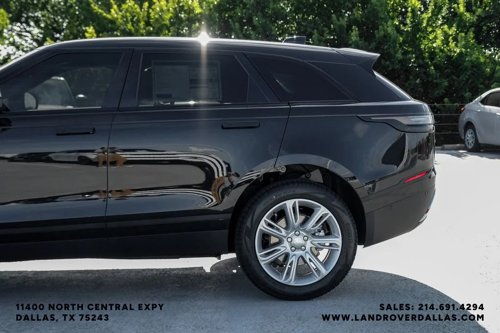 New 2026 Santorini Black Metallic Land Rover S image 11