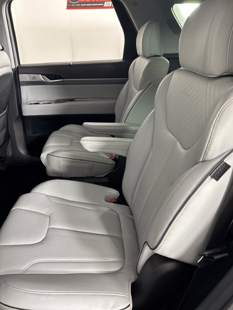 Used 2024 Silver Hyundai SEL image 17