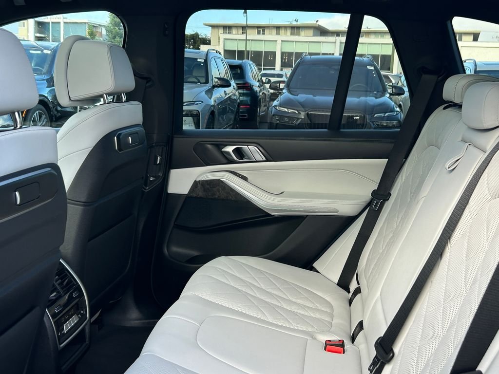 Used 2026 Blue Ridge Mountain Metallic BMW xDrive40i image 30