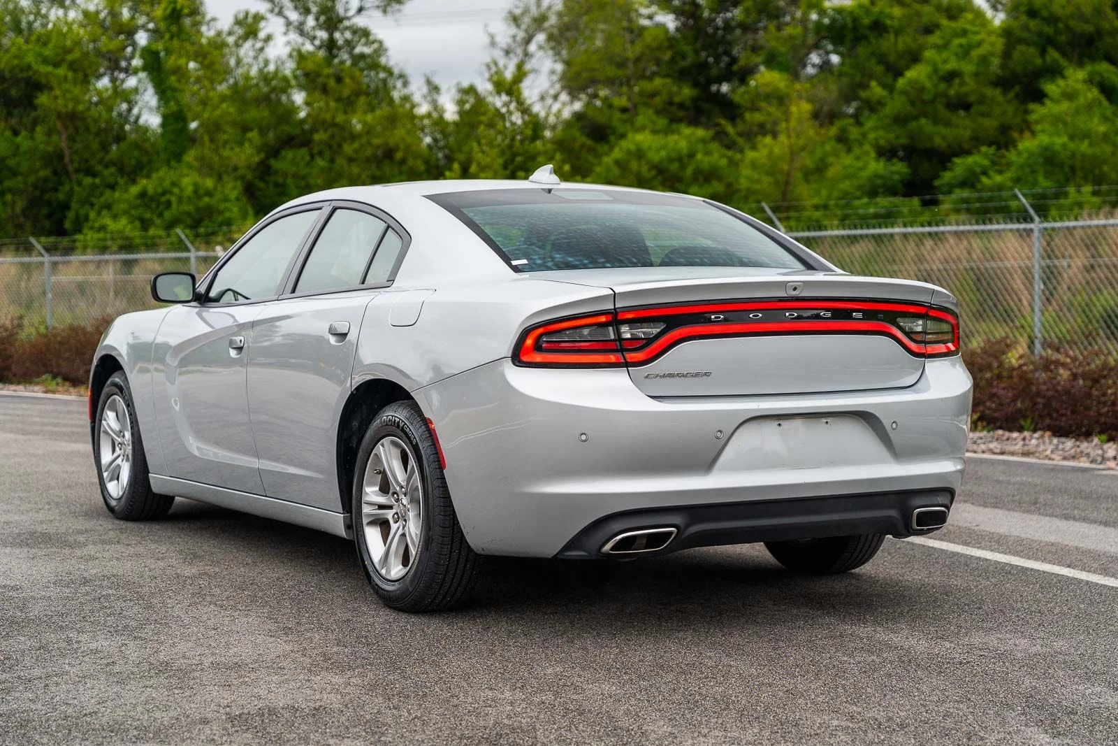 Used 2023 Silver Dodge SXT image 4