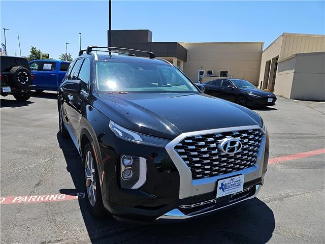 Used 2022 Black Hyundai SEL Front-Wheel Drive image 7