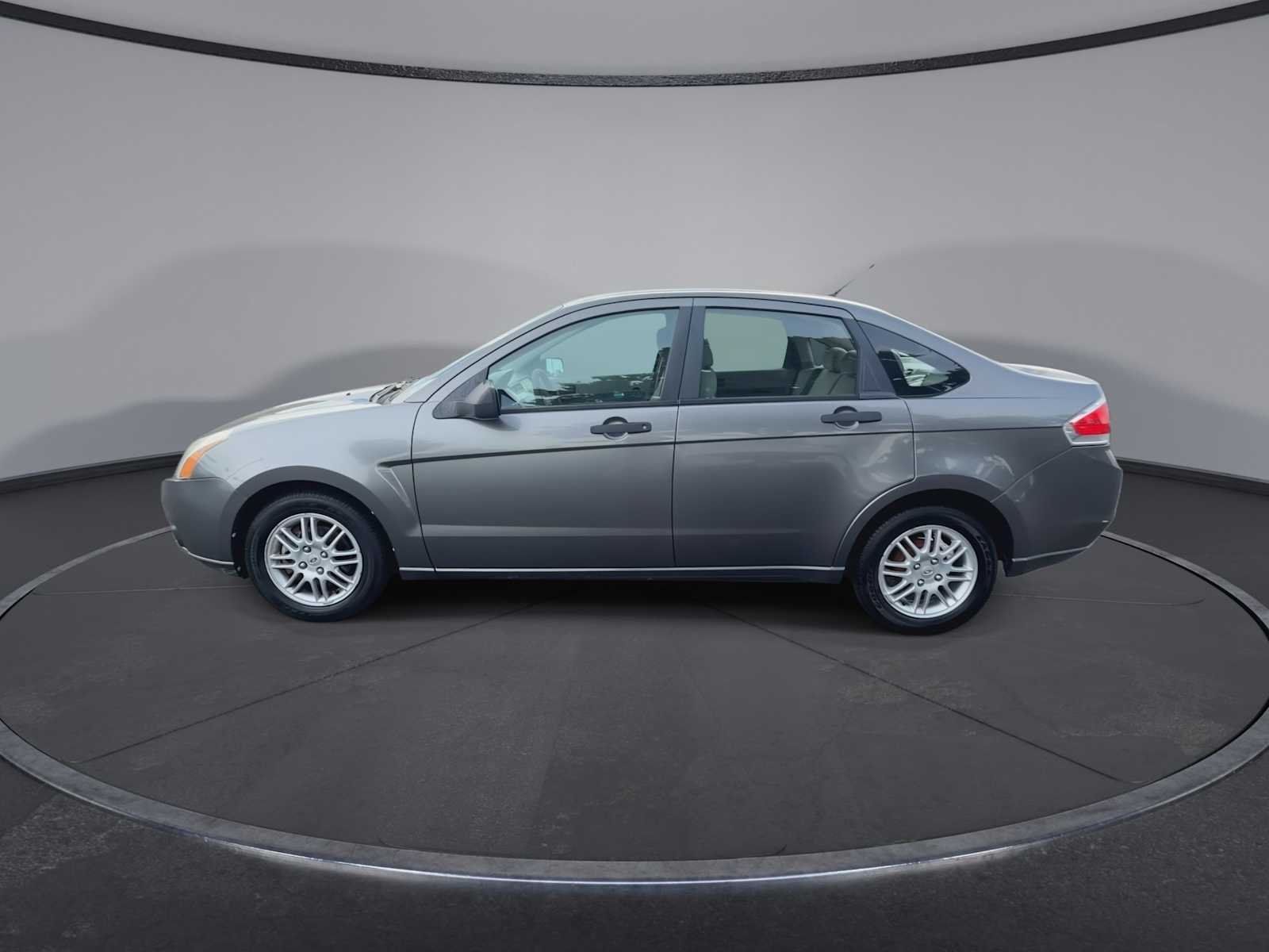 Used 2010 Sterling Grey Metallic Ford SE image 5