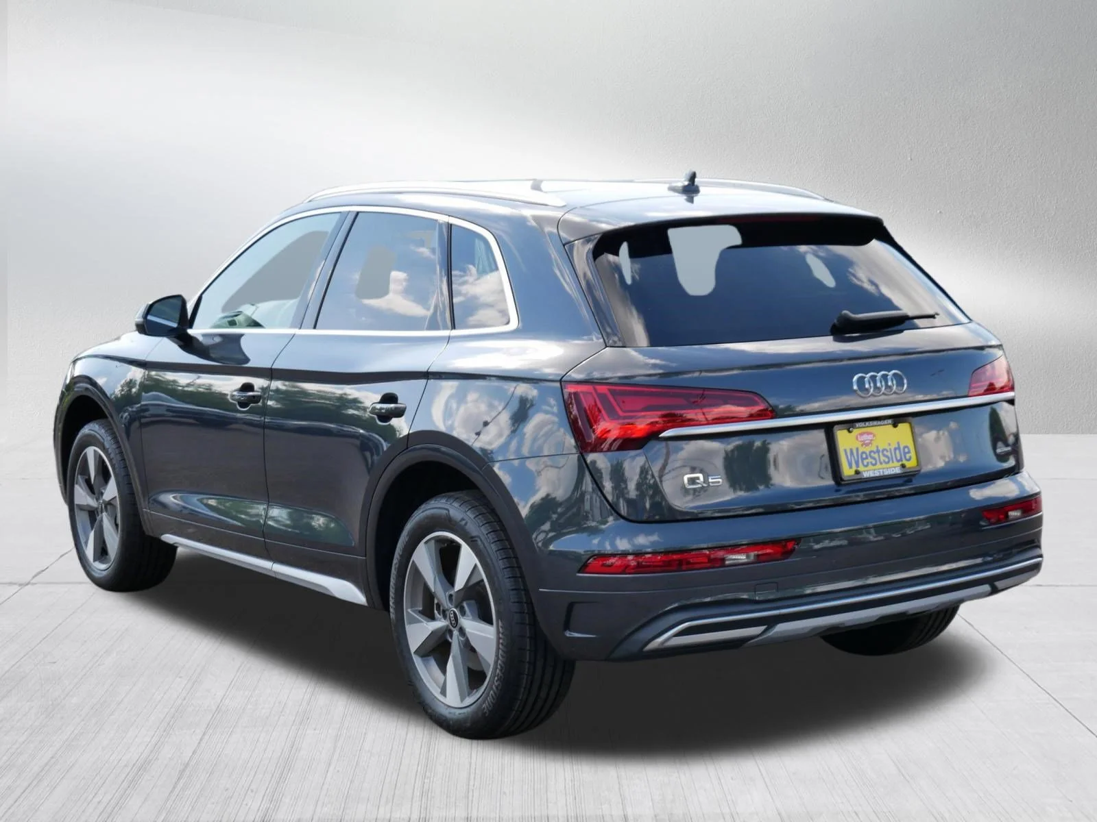 Used 2023 Manhattan Gray Metallic Audi Premium image 5