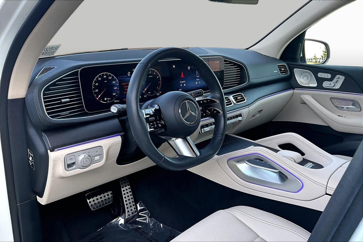 Used 2025 MANUFAKTUR Moonlight White Metallic Mercedes-Benz GLS 450 image 16