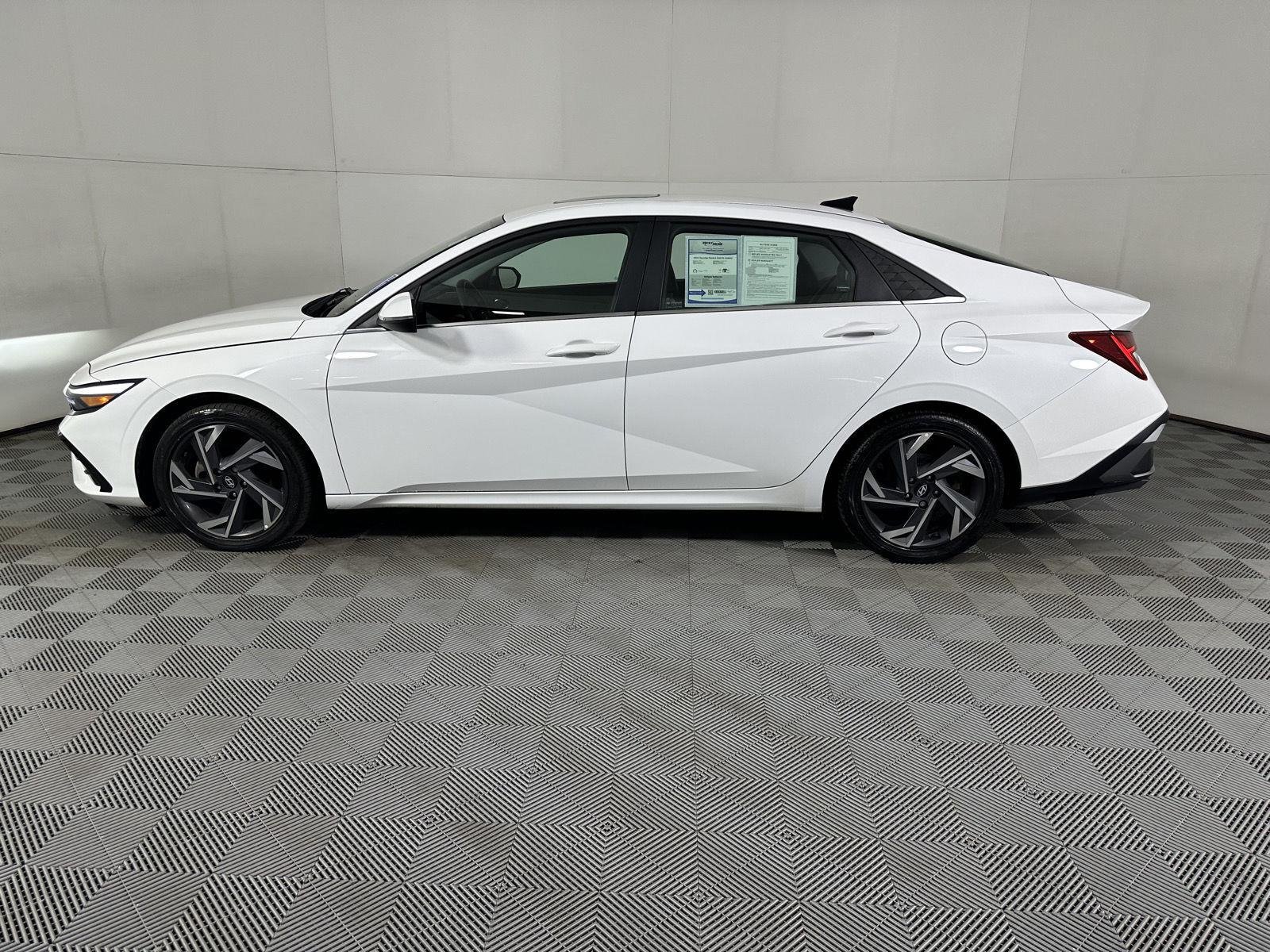Used 2024 Serenity White Hyundai Limited image 20