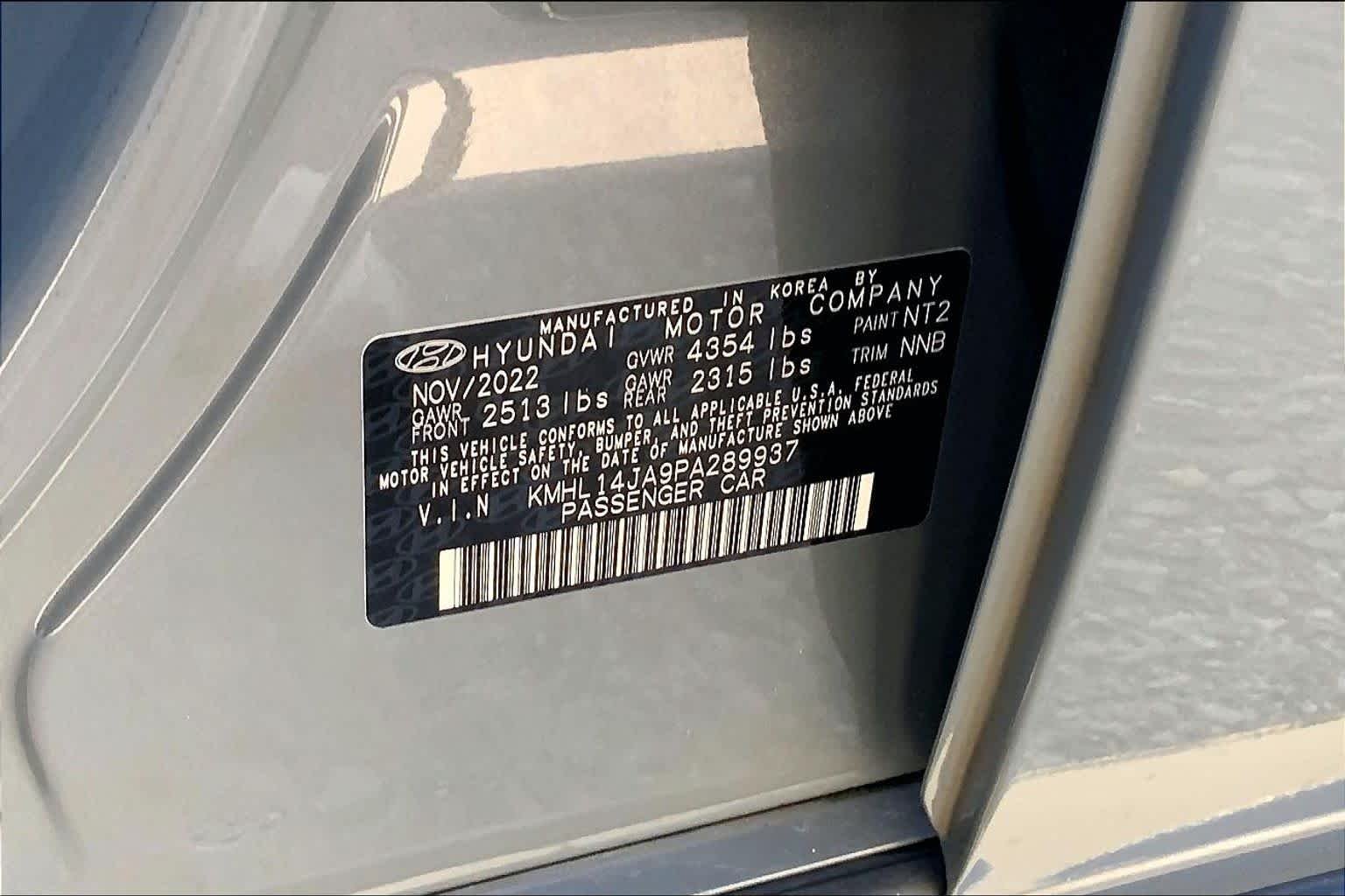 Used 2023 Hampton Gray Hyundai SEL image 31