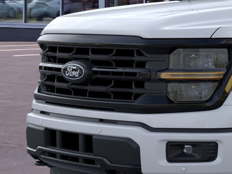 New 2026 Oxford White Ford XLT image 17