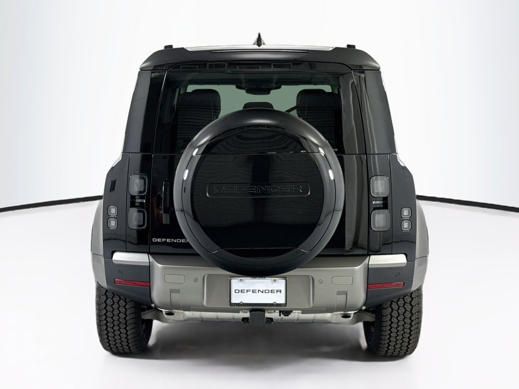 New 2026 Santorini Black Land Rover S image 6