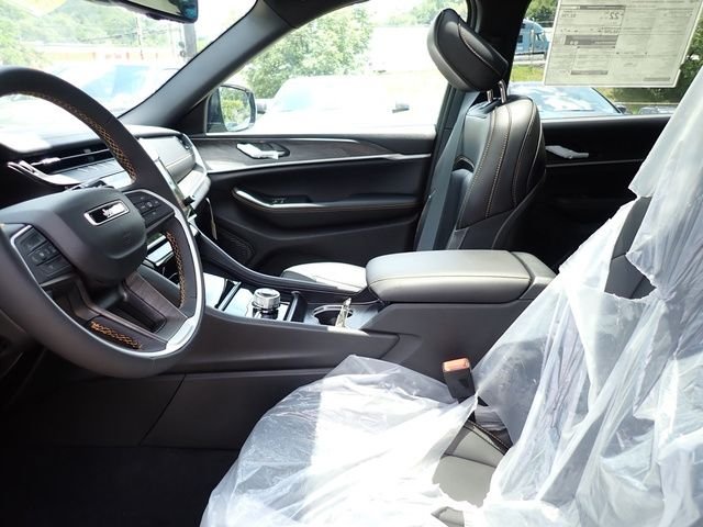 New 2026 Diamond Black Crystal Pearl-Coat Exterior Paint Jeep Limited image 12