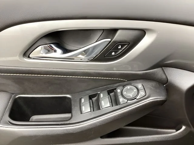 Used 2023 Gray Chevrolet LT Leather image 13
