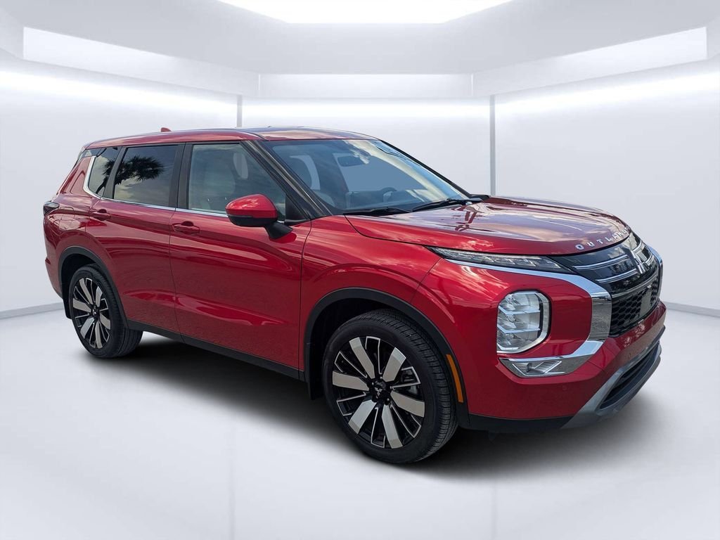 Used 2025  Mitsubishi SE image 1