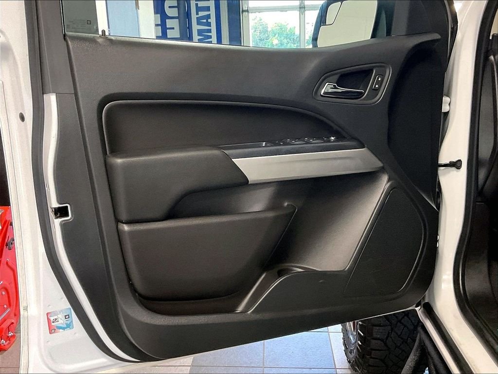 Used 2022 White Chevrolet ZR2 image 9