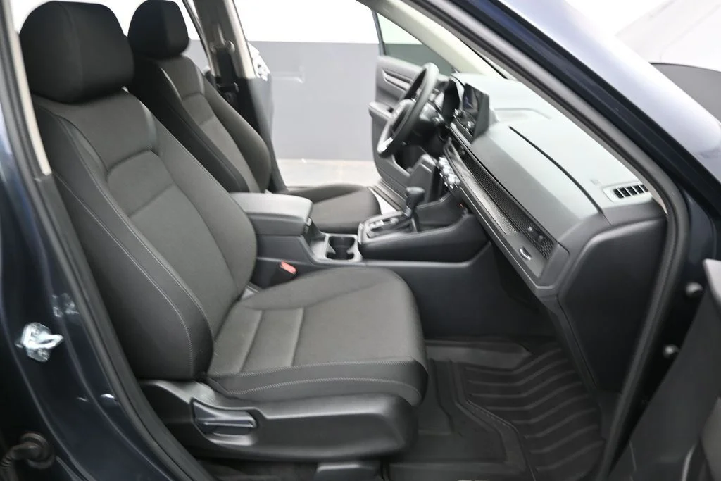Used 2025 Meteorite Gray Metallic Honda LX image 26