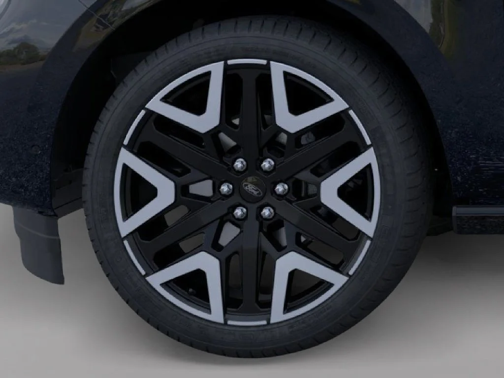 New 2026 Agate Black Metallic Ford Platinum® image 19