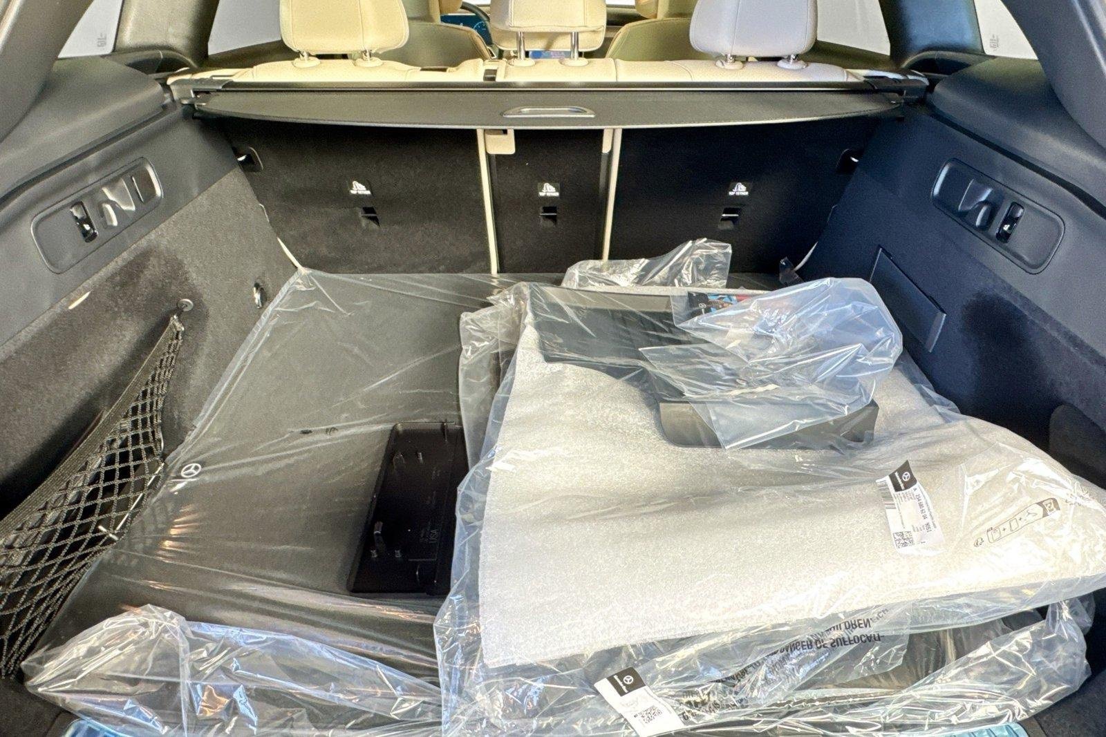 New 2026 Black Mercedes-Benz GLC 300 image 24