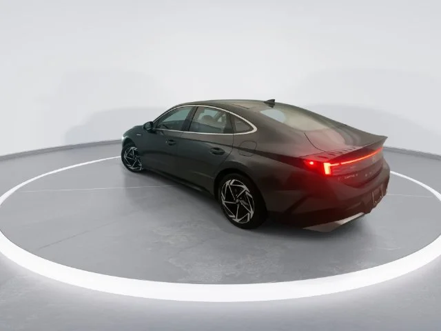 Used 2026 Gray Hyundai SEL Sport image 4