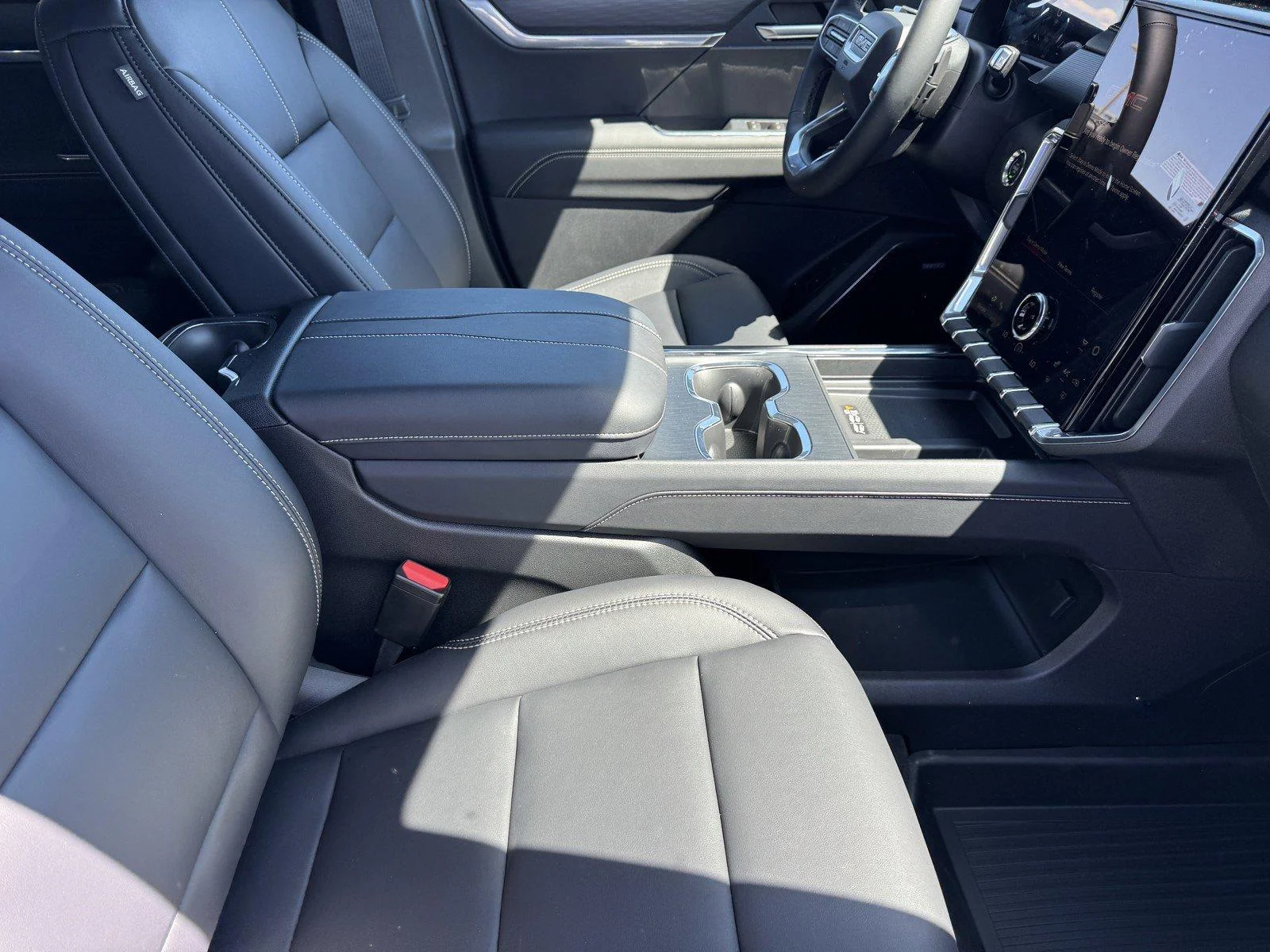 New 2026 Glacier White Tricoat GMC Elevation image 8