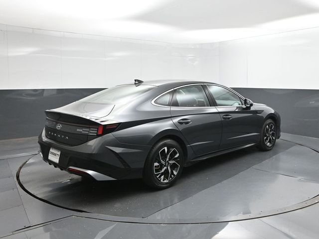 Used 2024 Gray Hyundai SEL image 8