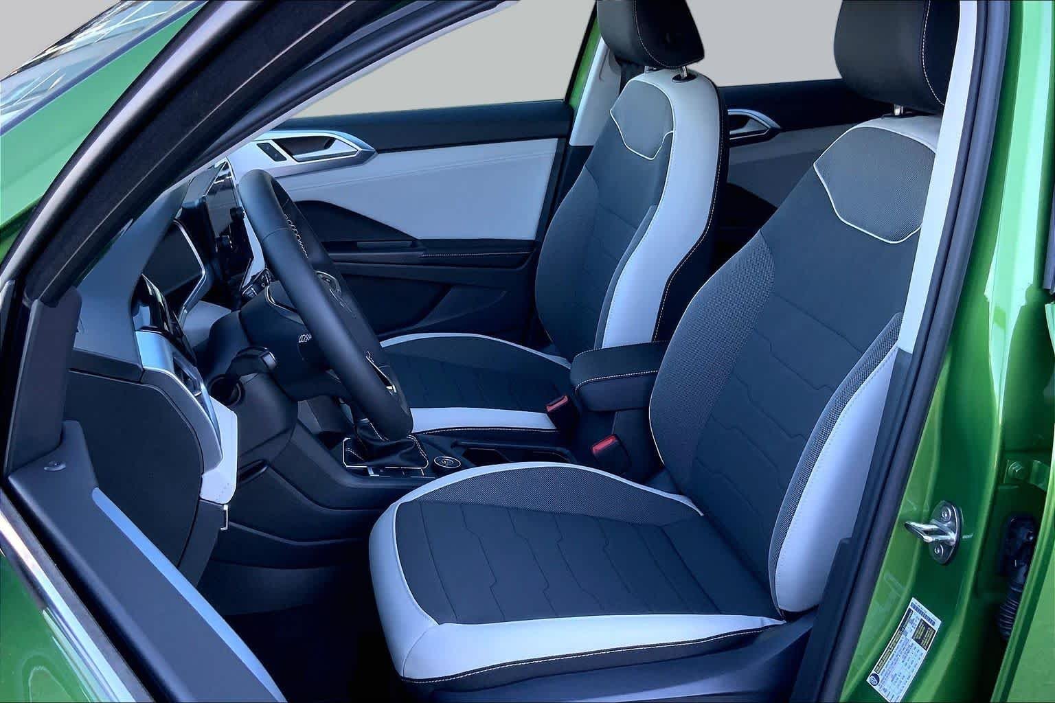 New 2027 Bright Moss Gre Volkswagen SE image 9