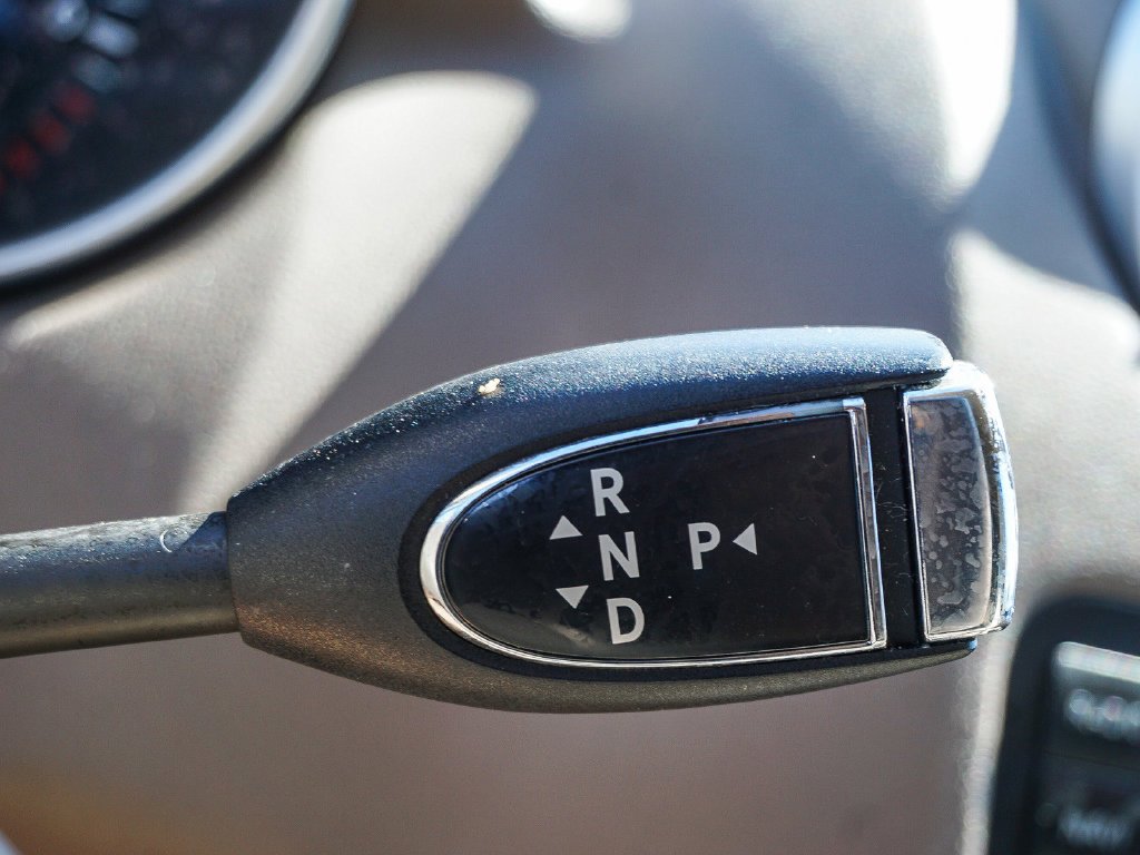 Used 2010 White Mercedes-Benz ML 350 image 22