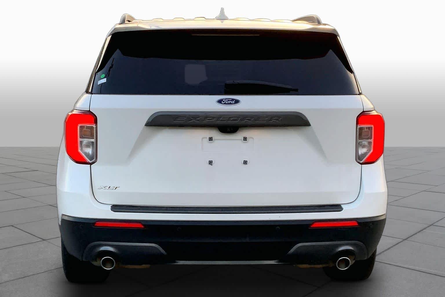 Used 2021 Star White Metallic Tri-Coat Ford XLT image 5