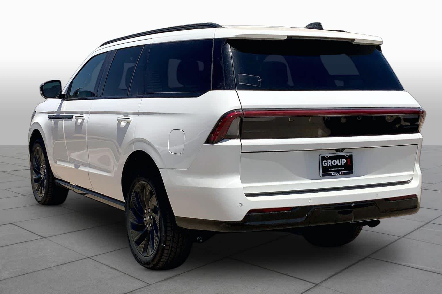 New 2026 Pristine White Metallic Tri-Coat Lincoln Reserve image 12