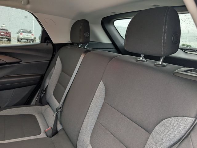 Used 2025 White Chevrolet LT image 27
