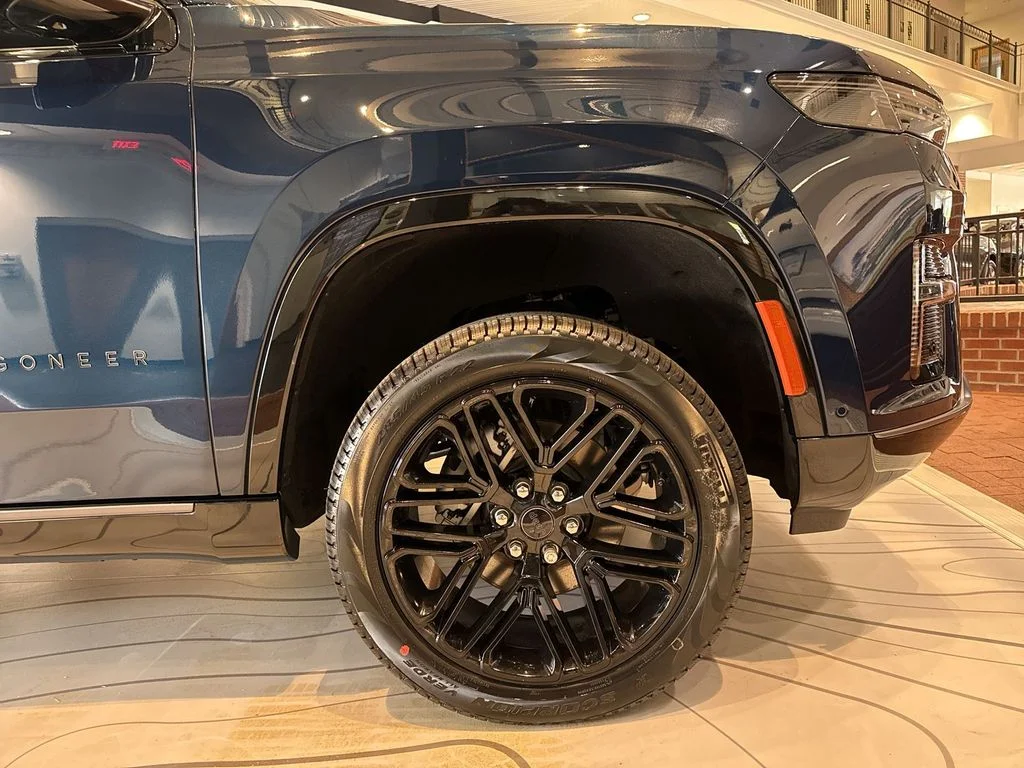 New 2026 Fathom Blue Pearl-Coat Exterior Paint (Late Availability) Jeep Limited Reserve image 13