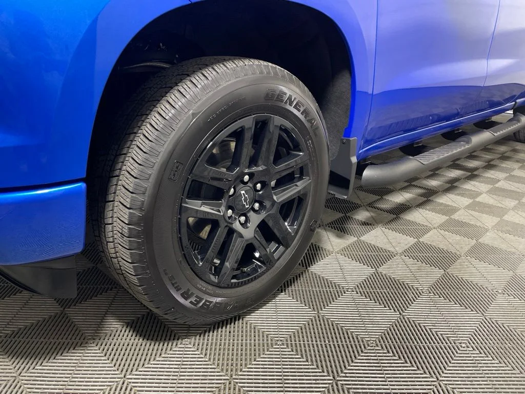 Used 2025 Blue Chevrolet RST image 28