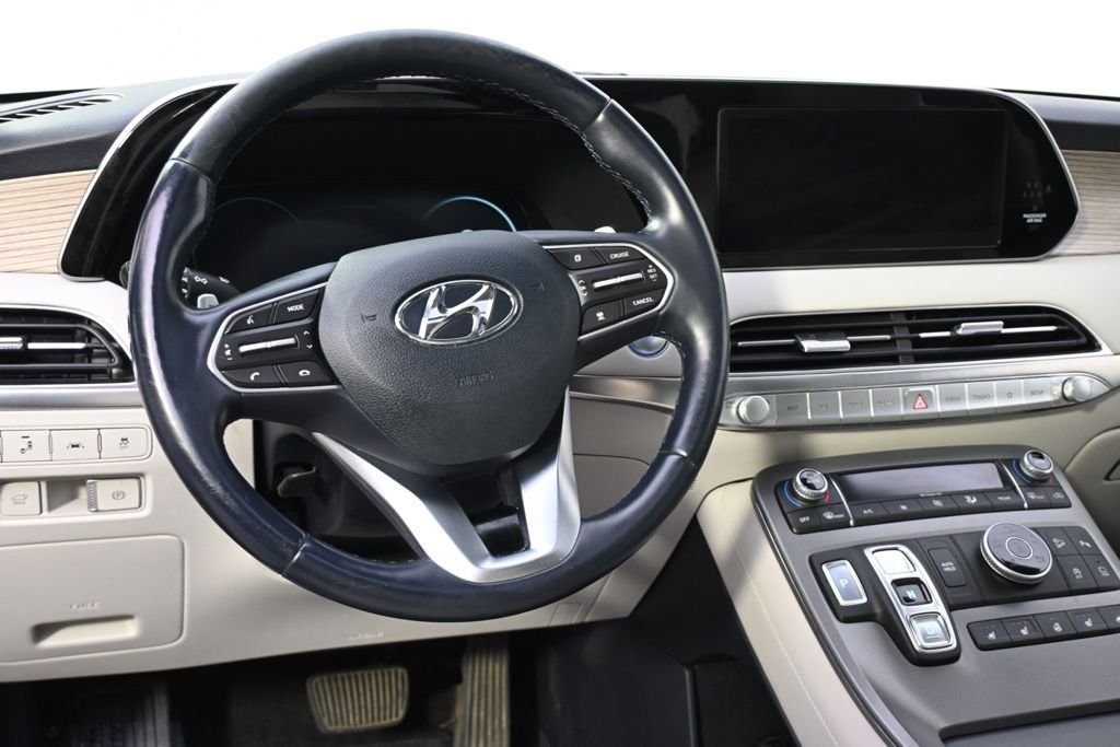 Used 2021 Black Hyundai Limited image 12