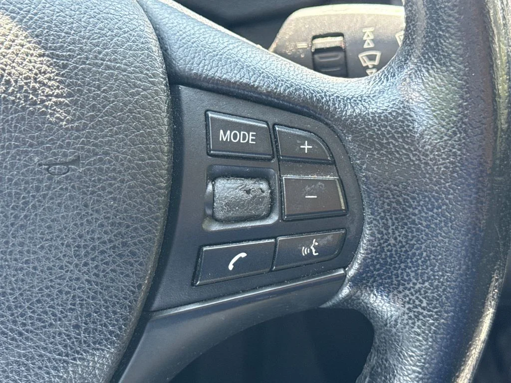 Used 2015 Jet Black BMW 320i xDrive image 28