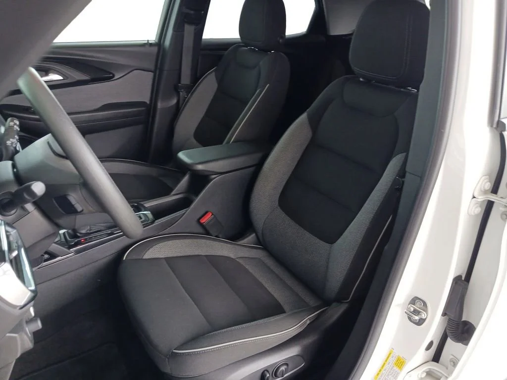 Used 2023 Summit White Chevrolet LT image 26