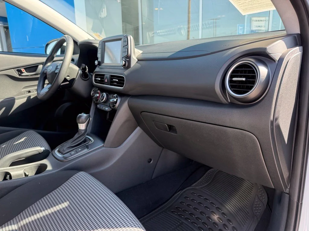 Used 2020 White Hyundai SEL image 16