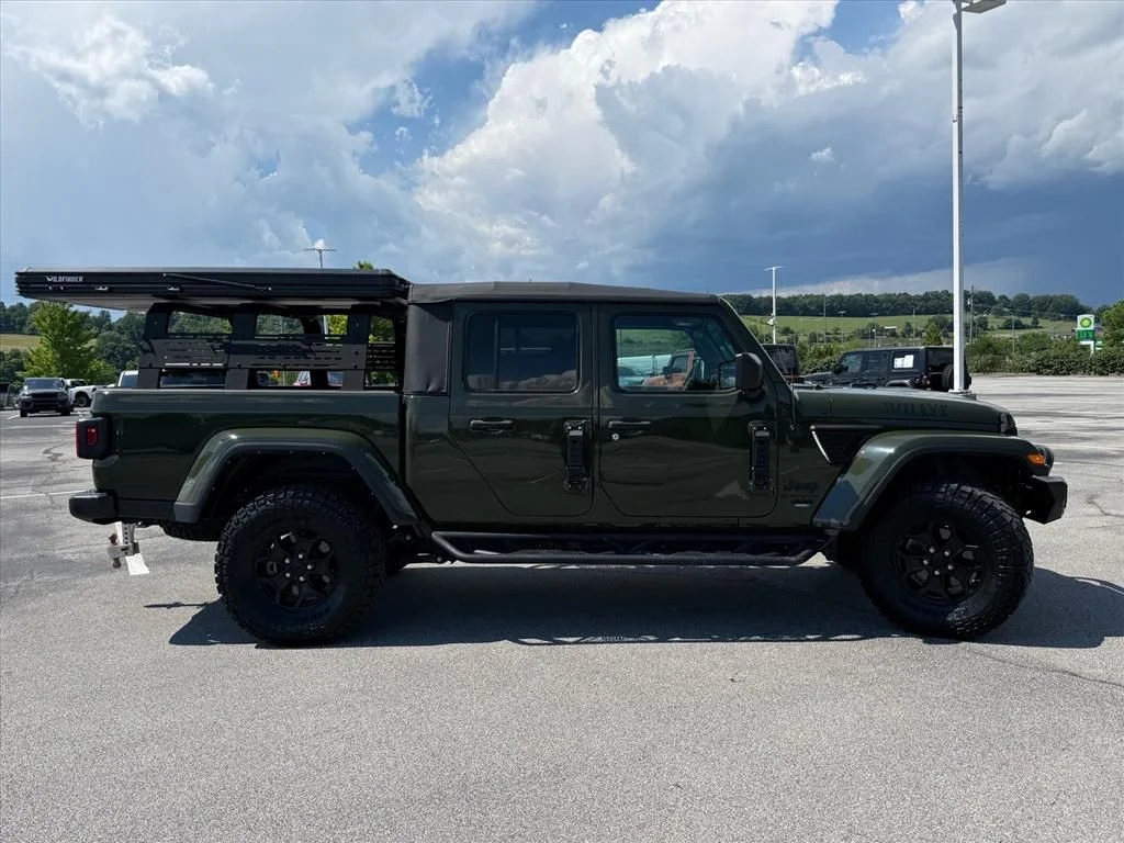 Used 2022 Green Jeep Willys image 7
