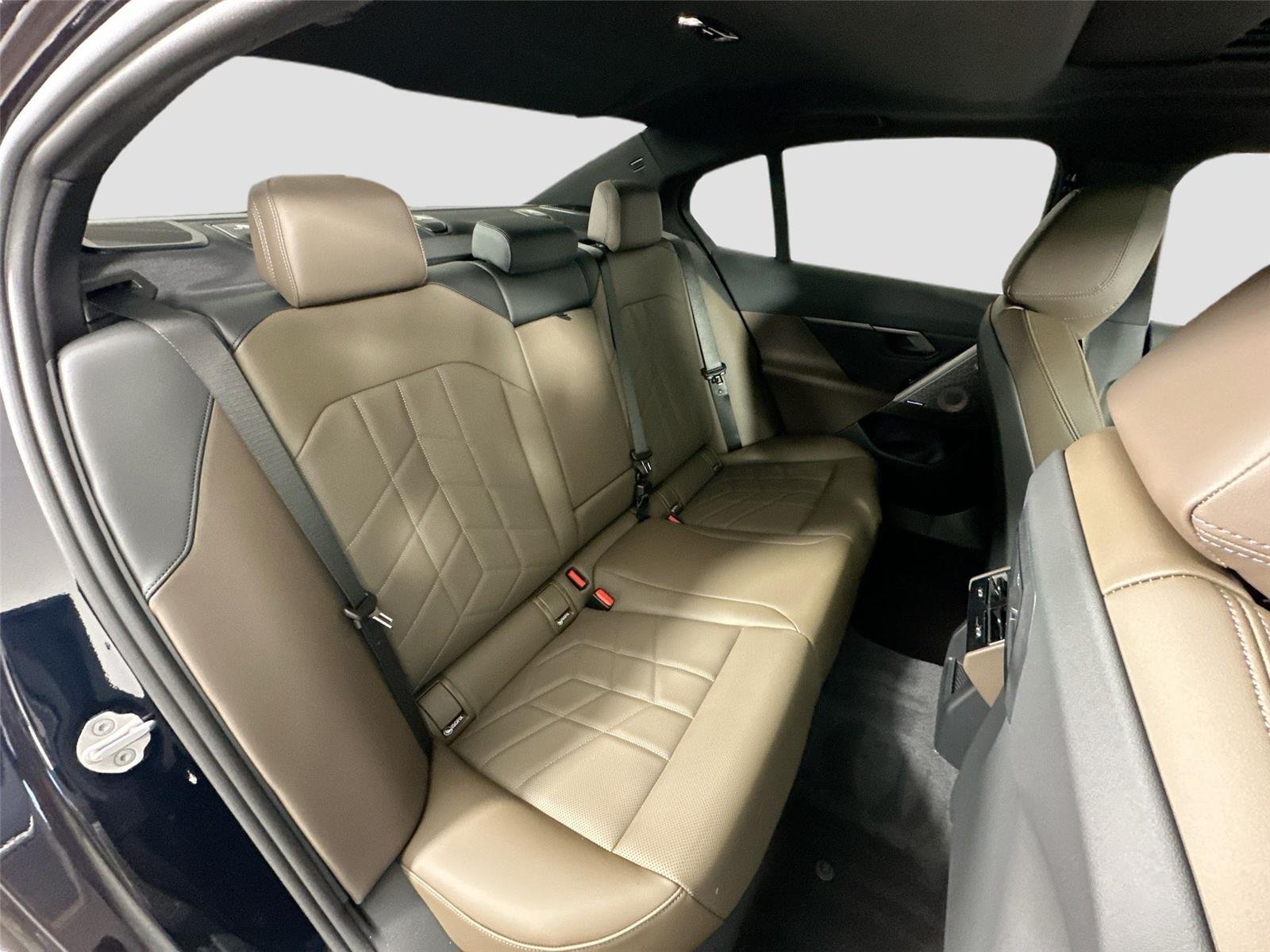New 2026 Carbon Black Metallic BMW 530i xDrive image 29