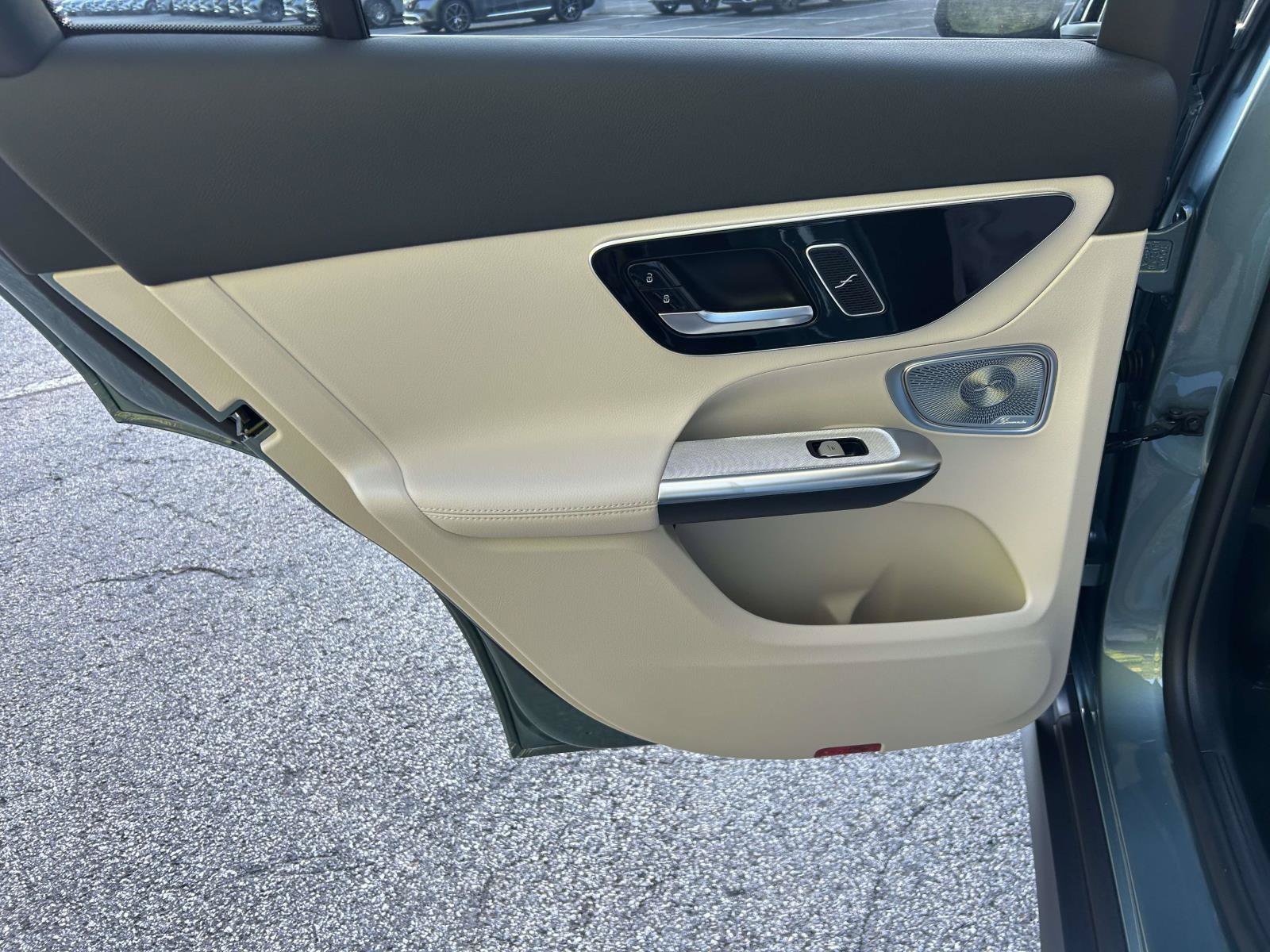 New 2027 Verde Silver Metallic Mercedes-Benz GLC 300 SUV image 35