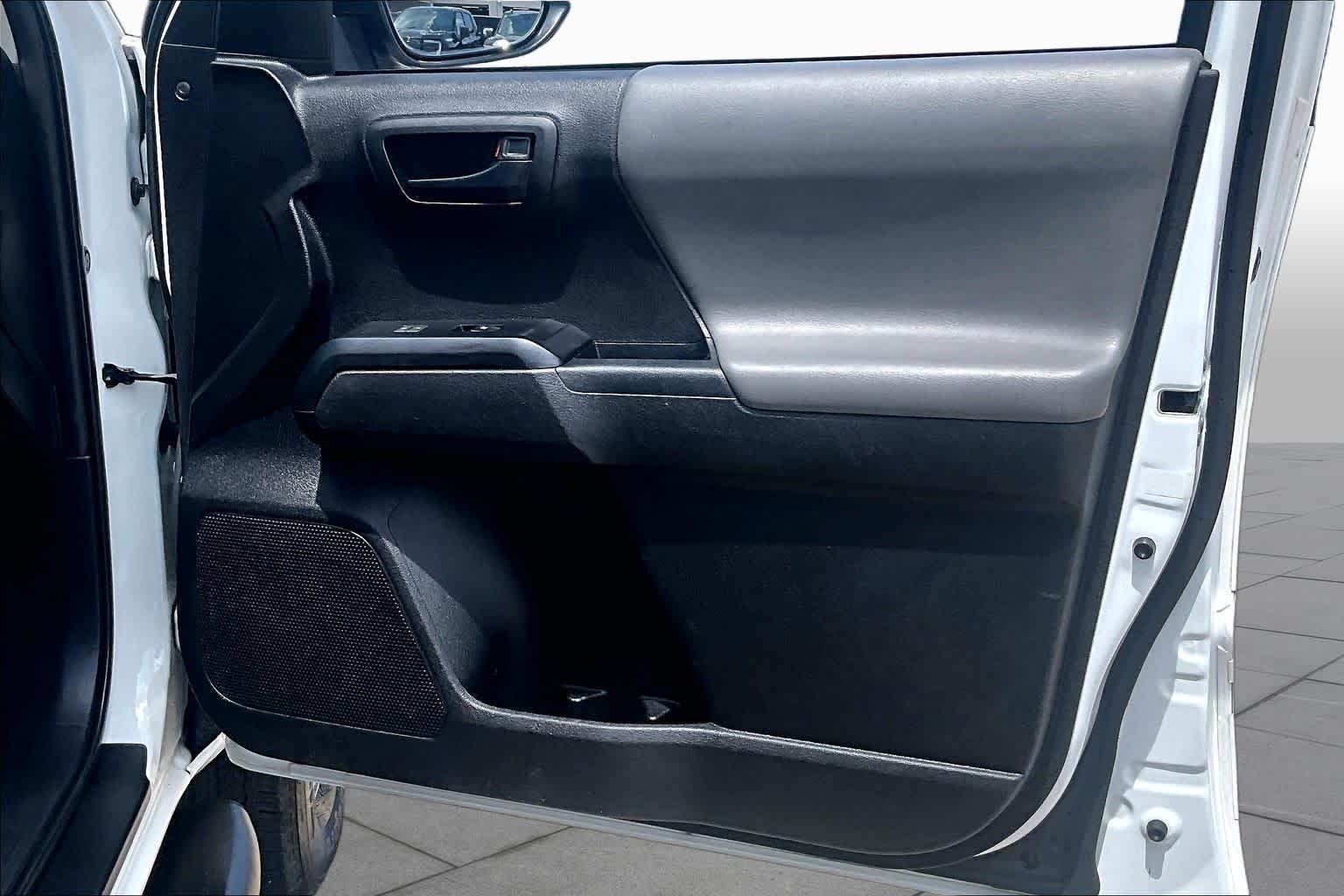 Used 2022 White Toyota SR image 20