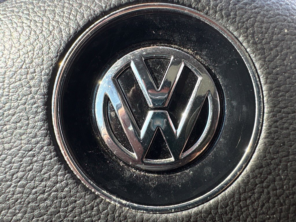 Used 2016 White Volkswagen TSI SE 4-Door image 30