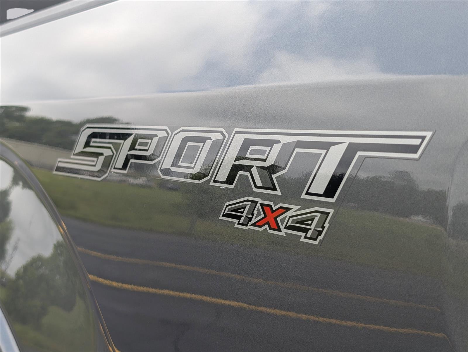 Used 2016 Magnetic Metallic Ford XLT image 37